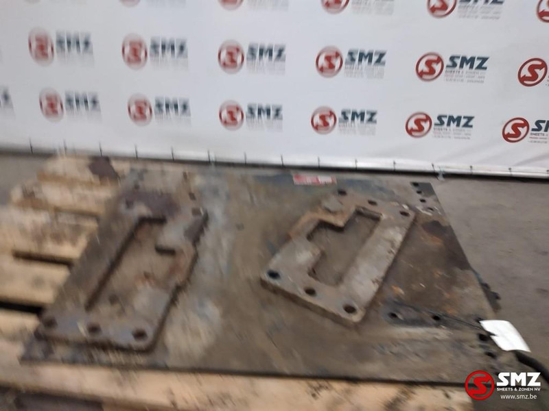 Iveco Occ montageplaat koppelschotel Iveco - Spojni element za priklopnik za Tovornjak: slika 2 Iveco Occ montageplaat koppelschotel Iveco - Spojni element za priklopnik za Tovornjak: slika 2