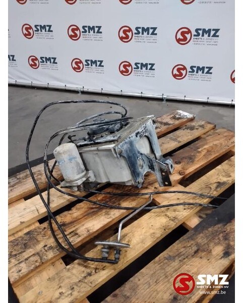 MAN Occ AdBlue module MAN TGS Bosch Denoxtronic 003852 - Sistem goriva za Tovornjak: slika 1 MAN Occ AdBlue module MAN TGS Bosch Denoxtronic 003852 - Sistem goriva za Tovornjak: slika 1