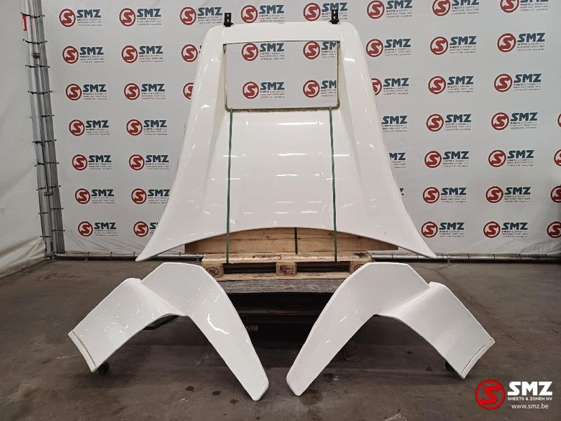 MAN Occ dakspoiler + cabinebovenspoilers L/R MAN - Aerodinamika/ Spojler za Tovornjak: slika 1 MAN Occ dakspoiler + cabinebovenspoilers L/R MAN - Aerodinamika/ Spojler za Tovornjak: slika 1