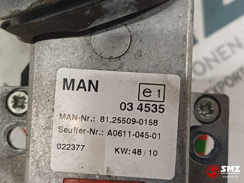 MAN Occ stuurkolomschakelaar retarder MAN - Električni sistem za Tovornjak: slika 4 MAN Occ stuurkolomschakelaar retarder MAN - Električni sistem za Tovornjak: slika 4