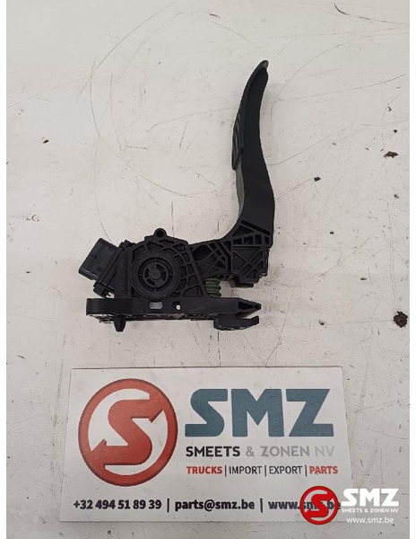 Mercedes-Benz Gaspedaal Mercedes - Kabina in notranjost za Tovornjak: slika 2 Mercedes-Benz Gaspedaal Mercedes - Kabina in notranjost za Tovornjak: slika 2