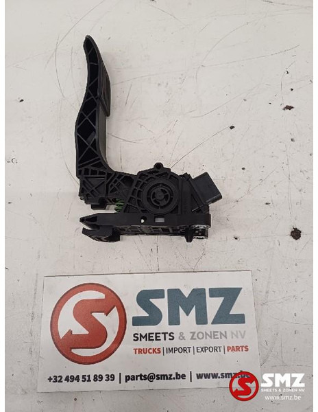 Mercedes-Benz Gaspedaal Mercedes - Kabina in notranjost za Tovornjak: slika 1 Mercedes-Benz Gaspedaal Mercedes - Kabina in notranjost za Tovornjak: slika 1