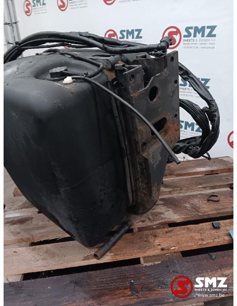 Mercedes-Benz Occ AdBluetank 85L Mercedes - Sistem goriva za Tovornjak: slika 1 Mercedes-Benz Occ AdBluetank 85L Mercedes - Sistem goriva za Tovornjak: slika 1