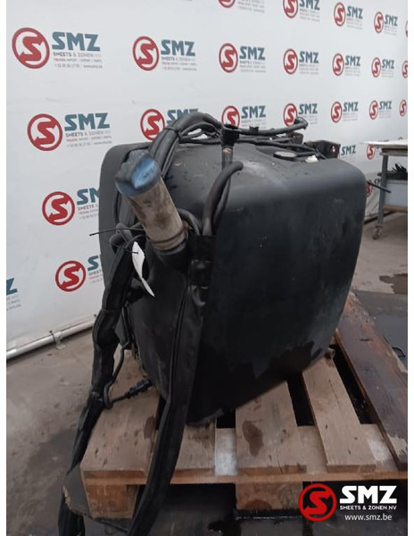 Mercedes-Benz Occ AdBluetank 85L Mercedes - Sistem goriva za Tovornjak: slika 2 Mercedes-Benz Occ AdBluetank 85L Mercedes - Sistem goriva za Tovornjak: slika 2