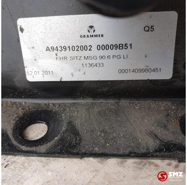 Mercedes-Benz Occ bestuurdersstoel Mercedes Actros MP3 - Kabina in notranjost za Tovornjak: slika 5 Mercedes-Benz Occ bestuurdersstoel Mercedes Actros MP3 - Kabina in notranjost za Tovornjak: slika 5