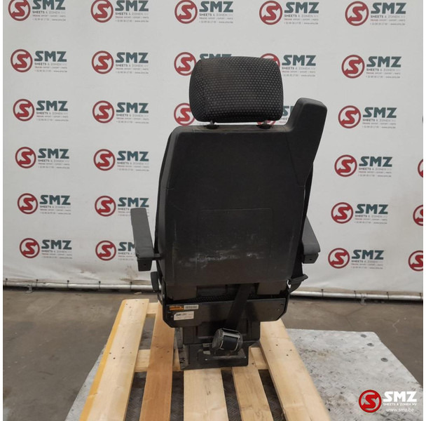 Mercedes-Benz Occ bijrijdersstoel Mercedes - Kabina in notranjost za Tovornjak: slika 2 Mercedes-Benz Occ bijrijdersstoel Mercedes - Kabina in notranjost za Tovornjak: slika 2