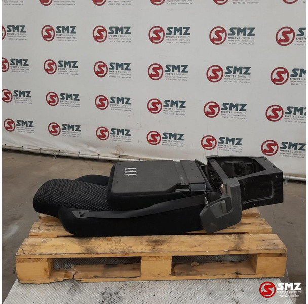 Mercedes-Benz Occ bijrijdersstoel rechts Mercedes - Kabina in notranjost za Tovornjak: slika 1 Mercedes-Benz Occ bijrijdersstoel rechts Mercedes - Kabina in notranjost za Tovornjak: slika 1