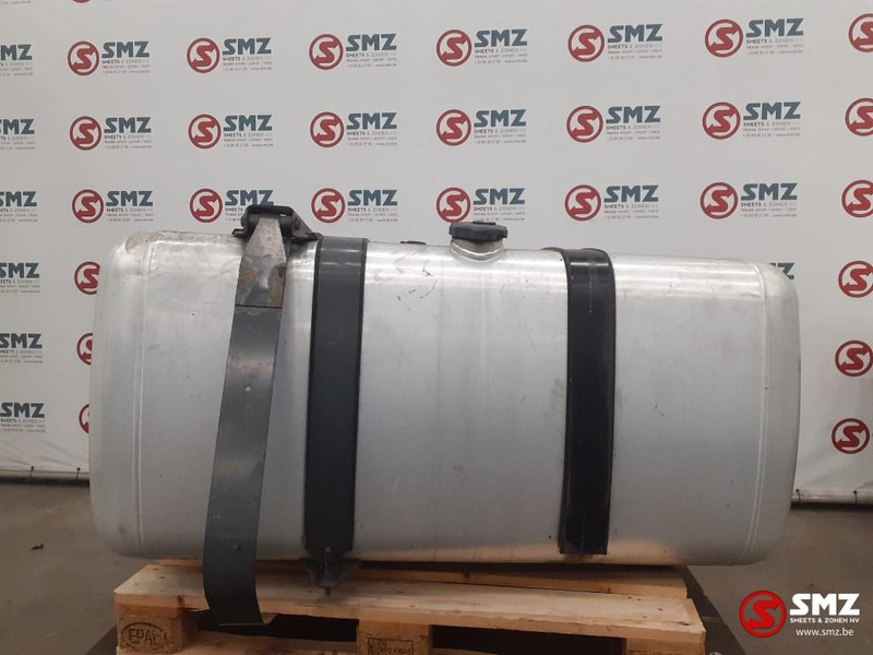 Mercedes-Benz Occ brandstoftank 570L Mercedes - Rezervoar za gorivo za Tovornjak: slika 1 Mercedes-Benz Occ brandstoftank 570L Mercedes - Rezervoar za gorivo za Tovornjak: slika 1