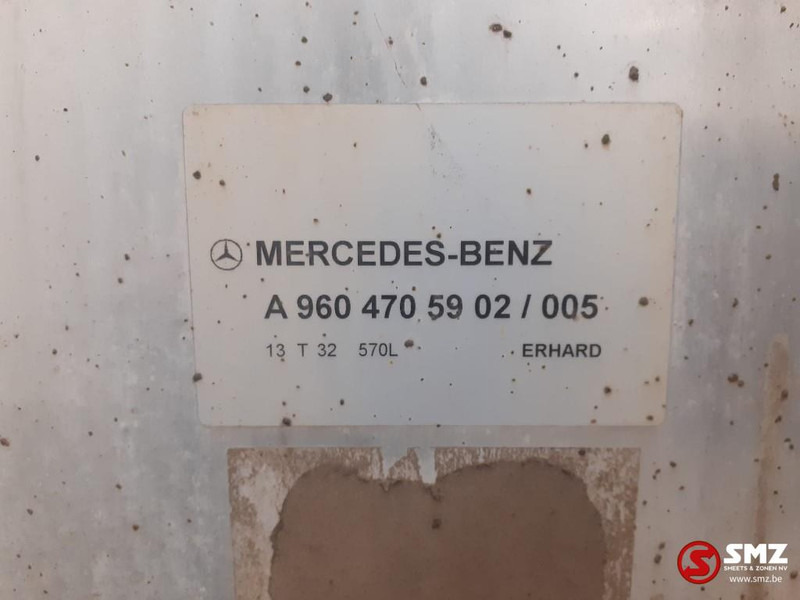 Mercedes-Benz Occ brandstoftank 570L Mercedes - Rezervoar za gorivo za Tovornjak: slika 5 Mercedes-Benz Occ brandstoftank 570L Mercedes - Rezervoar za gorivo za Tovornjak: slika 5