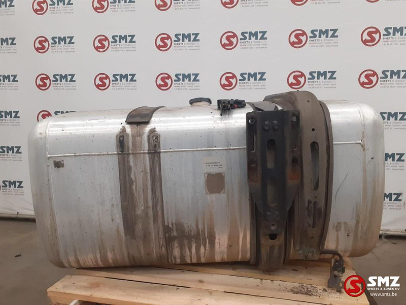 Mercedes-Benz Occ brandstoftank 570L Mercedes - Rezervoar za gorivo za Tovornjak: slika 2 Mercedes-Benz Occ brandstoftank 570L Mercedes - Rezervoar za gorivo za Tovornjak: slika 2