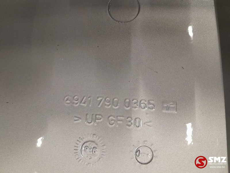 Mercedes-Benz Occ cabinespoilerset Mercedes - Aerodinamika/ Spojler za Tovornjak: slika 4 Mercedes-Benz Occ cabinespoilerset Mercedes - Aerodinamika/ Spojler za Tovornjak: slika 4