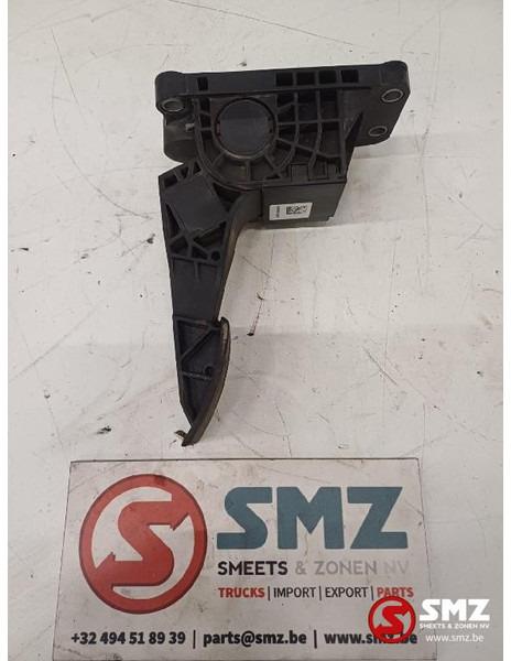 Mercedes-Benz Occ gaspedaal Mercedes - Kabina in notranjost za Tovornjak: slika 1 Mercedes-Benz Occ gaspedaal Mercedes - Kabina in notranjost za Tovornjak: slika 1