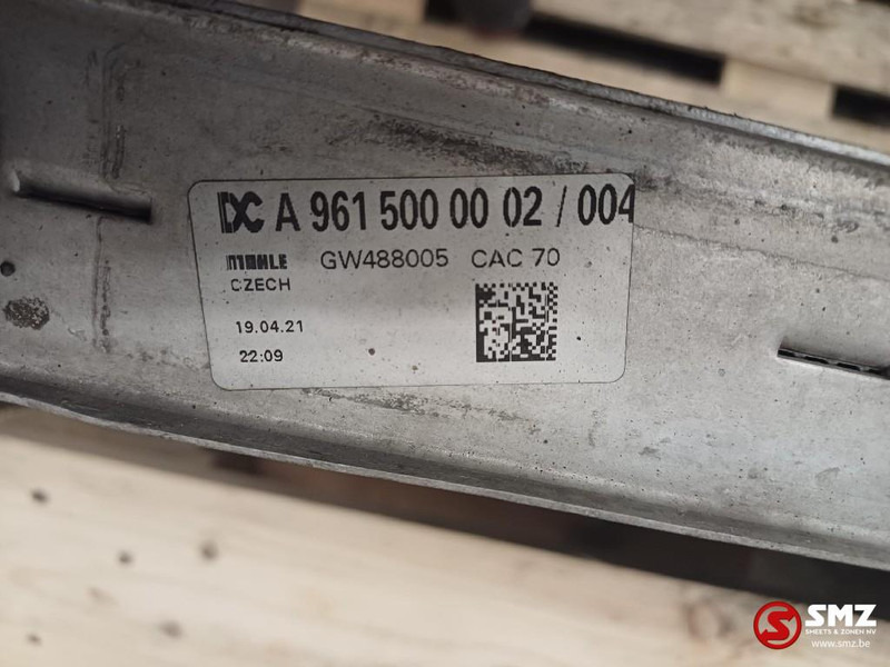 Mercedes-Benz Occ intercooler Mercedes - Vmesni hladilnik za Tovornjak: slika 3 Mercedes-Benz Occ intercooler Mercedes - Vmesni hladilnik za Tovornjak: slika 3