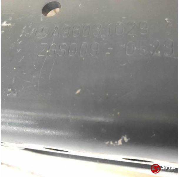 Mercedes-Benz Occ montagebeugels rechts Mercedes - Okvir/ Šasija za Tovornjak: slika 3 Mercedes-Benz Occ montagebeugels rechts Mercedes - Okvir/ Šasija za Tovornjak: slika 3