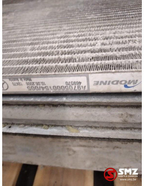 Mercedes-Benz Occ radiator Mercedes Atego - Hladilnik motorja za Tovornjak: slika 4 Mercedes-Benz Occ radiator Mercedes Atego - Hladilnik motorja za Tovornjak: slika 4
