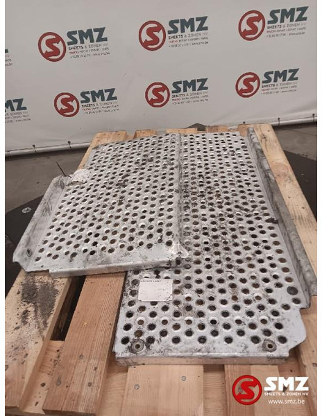 Mercedes-Benz Occ set bordesplaten Mercedes - Okvir/ Šasija za Tovornjak: slika 1 Mercedes-Benz Occ set bordesplaten Mercedes - Okvir/ Šasija za Tovornjak: slika 1