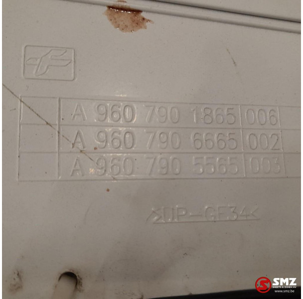 Mercedes-Benz Occ set cabinespoilers Mercedes - Aerodinamika/ Spojler za Tovornjak: slika 4 Mercedes-Benz Occ set cabinespoilers Mercedes - Aerodinamika/ Spojler za Tovornjak: slika 4