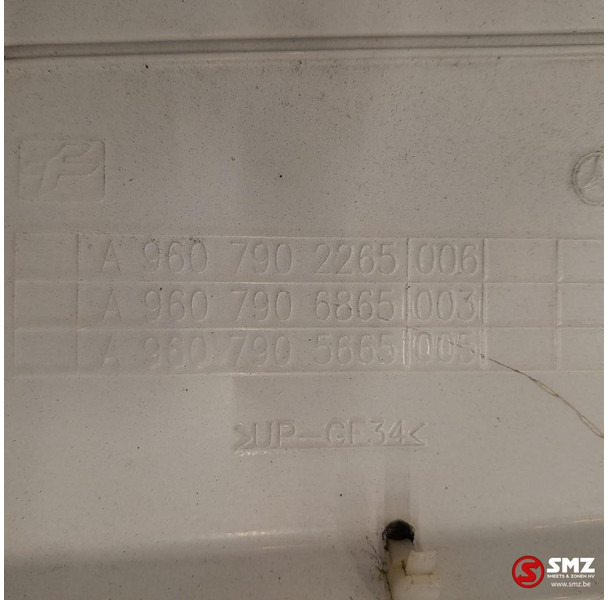 Mercedes-Benz Occ set cabinespoilers Mercedes - Aerodinamika/ Spojler za Tovornjak: slika 5 Mercedes-Benz Occ set cabinespoilers Mercedes - Aerodinamika/ Spojler za Tovornjak: slika 5