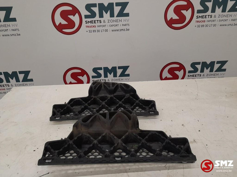 Mercedes-Benz Occ set radiatorgrille + opstap links en rechts Me - Rešetka za Tovornjak: slika 3 Mercedes-Benz Occ set radiatorgrille + opstap links en rechts Me - Rešetka za Tovornjak: slika 3