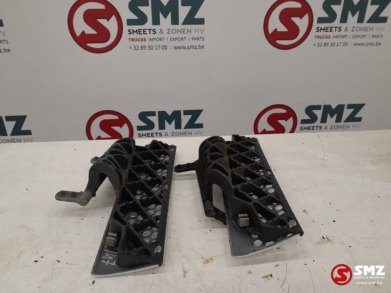 Mercedes-Benz Occ set radiatorgrille + opstap links en rechts Me - Rešetka za Tovornjak: slika 5 Mercedes-Benz Occ set radiatorgrille + opstap links en rechts Me - Rešetka za Tovornjak: slika 5