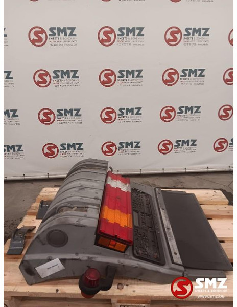 Mercedes-Benz Occ spatbord linksachteraan Mercedes Actros MP3 - Karoserija in zunanjost za Tovornjak: slika 3 Mercedes-Benz Occ spatbord linksachteraan Mercedes Actros MP3 - Karoserija in zunanjost za Tovornjak: slika 3