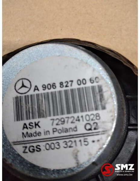 Mercedes-Benz Set luidsprekers mercedes sprinter w906 - Kabina in notranjost za Tovornjak: slika 2 Mercedes-Benz Set luidsprekers mercedes sprinter w906 - Kabina in notranjost za Tovornjak: slika 2