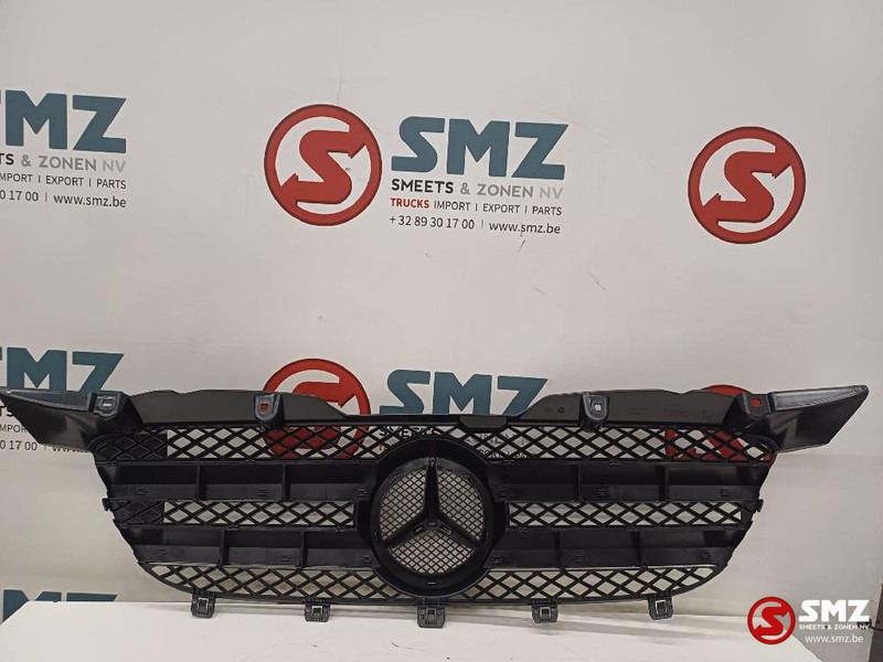 Mercedes-Benz radiator grille Mercedes - Rešetka za Tovornjak: slika 2 Mercedes-Benz radiator grille Mercedes - Rešetka za Tovornjak: slika 2