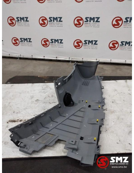 Renault Occ dashborddeel Renault - Kabina in notranjost za Tovornjak: slika 3 Renault Occ dashborddeel Renault - Kabina in notranjost za Tovornjak: slika 3