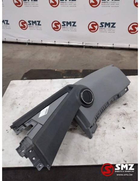 Renault Occ dashborddeel Renault - Kabina in notranjost za Tovornjak: slika 1 Renault Occ dashborddeel Renault - Kabina in notranjost za Tovornjak: slika 1