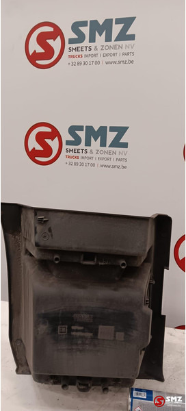 Renault Occ opstapbak links Renault - Kabina in notranjost za Tovornjak: slika 3 Renault Occ opstapbak links Renault - Kabina in notranjost za Tovornjak: slika 3