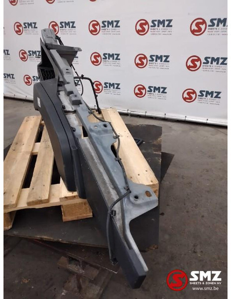 Renault Occ opstapbak links Renault - Kabina in notranjost za Tovornjak: slika 2 Renault Occ opstapbak links Renault - Kabina in notranjost za Tovornjak: slika 2