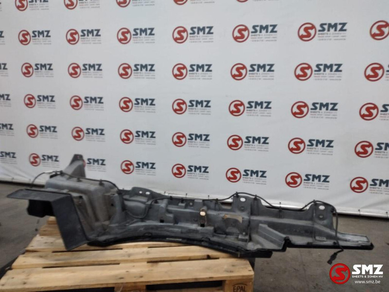 Renault Occ opstapbak rechts Renault - Kabina in notranjost za Tovornjak: slika 3 Renault Occ opstapbak rechts Renault - Kabina in notranjost za Tovornjak: slika 3