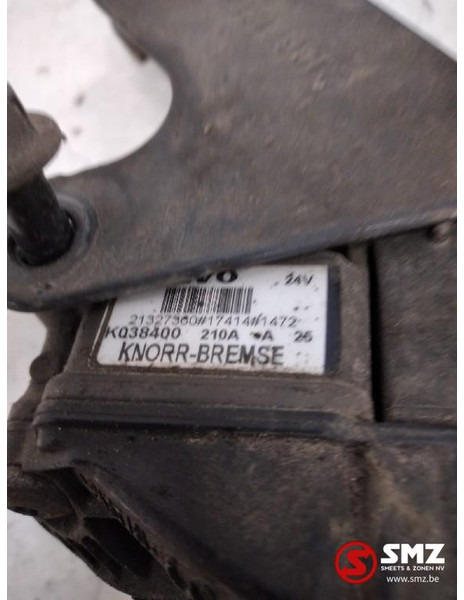 Volvo Occ EBS modulator Volvo FH 21327360 K038400 - Rezervni deli za Tovornjak: slika 3 Volvo Occ EBS modulator Volvo FH 21327360 K038400 - Rezervni deli za Tovornjak: slika 3