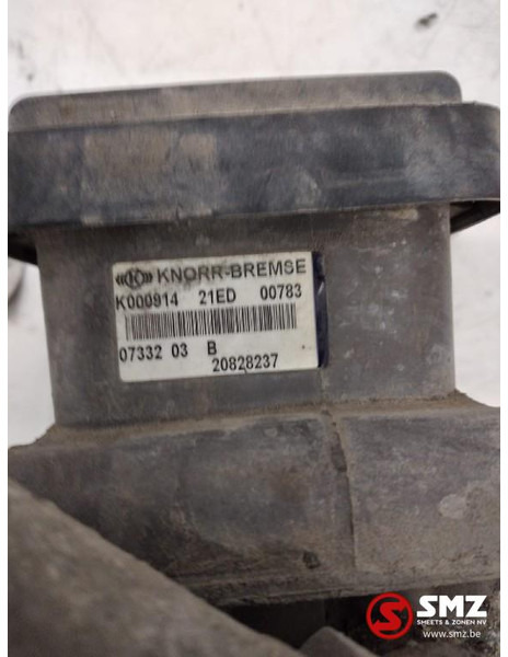 Volvo Occ EBS modulator + sensorkabel Volvo FH 20828237 - Rezervni deli za Tovornjak: slika 2 Volvo Occ EBS modulator + sensorkabel Volvo FH 20828237 - Rezervni deli za Tovornjak: slika 2