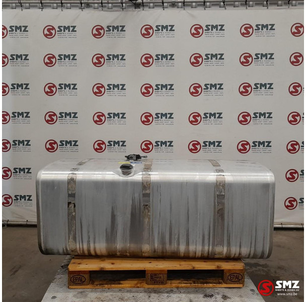 Scania Occ brandstoftank 700L + brandstofniveausensor Sca - Rezervoar za gorivo za Tovornjak: slika 1 Scania Occ brandstoftank 700L + brandstofniveausensor Sca - Rezervoar za gorivo za Tovornjak: slika 1