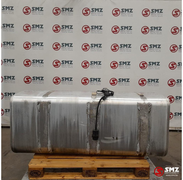 Scania Occ brandstoftank 700L + brandstofniveausensor Sca - Rezervoar za gorivo za Tovornjak: slika 2 Scania Occ brandstoftank 700L + brandstofniveausensor Sca - Rezervoar za gorivo za Tovornjak: slika 2