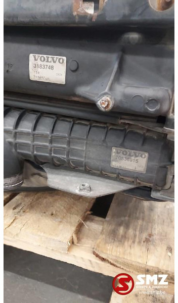 Volvo Occ Radiator met intercooler Volvo FH12 - Hladilnik motorja za Tovornjak: slika 3 Volvo Occ Radiator met intercooler Volvo FH12 - Hladilnik motorja za Tovornjak: slika 3