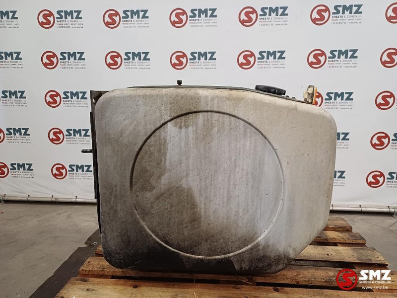 Volvo Occ brandstoftank 300L met steunen Volvo - Rezervoar za gorivo za Tovornjak: slika 4 Volvo Occ brandstoftank 300L met steunen Volvo - Rezervoar za gorivo za Tovornjak: slika 4