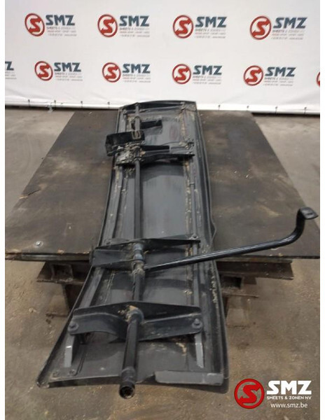 Volvo Occ cabinespoiler links Volvo FH 2371073 - Aerodinamika/ Spojler za Tovornjak: slika 2 Volvo Occ cabinespoiler links Volvo FH 2371073 - Aerodinamika/ Spojler za Tovornjak: slika 2