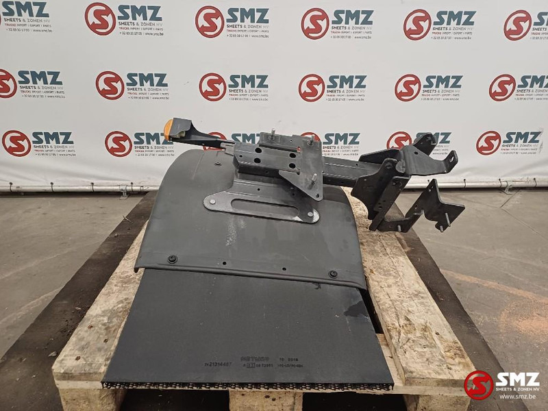 Volvo Occ spatbord cabine achter L/R + spatbordsteun Vol - Karoserija in zunanjost za Tovornjak: slika 2 Volvo Occ spatbord cabine achter L/R + spatbordsteun Vol - Karoserija in zunanjost za Tovornjak: slika 2