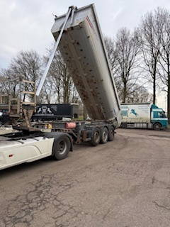 Schmitz Cargobull Stalen kipper 24 cub - Kiper polprikolica: slika 1 Schmitz Cargobull Stalen kipper 24 cub - Kiper polprikolica: slika 1