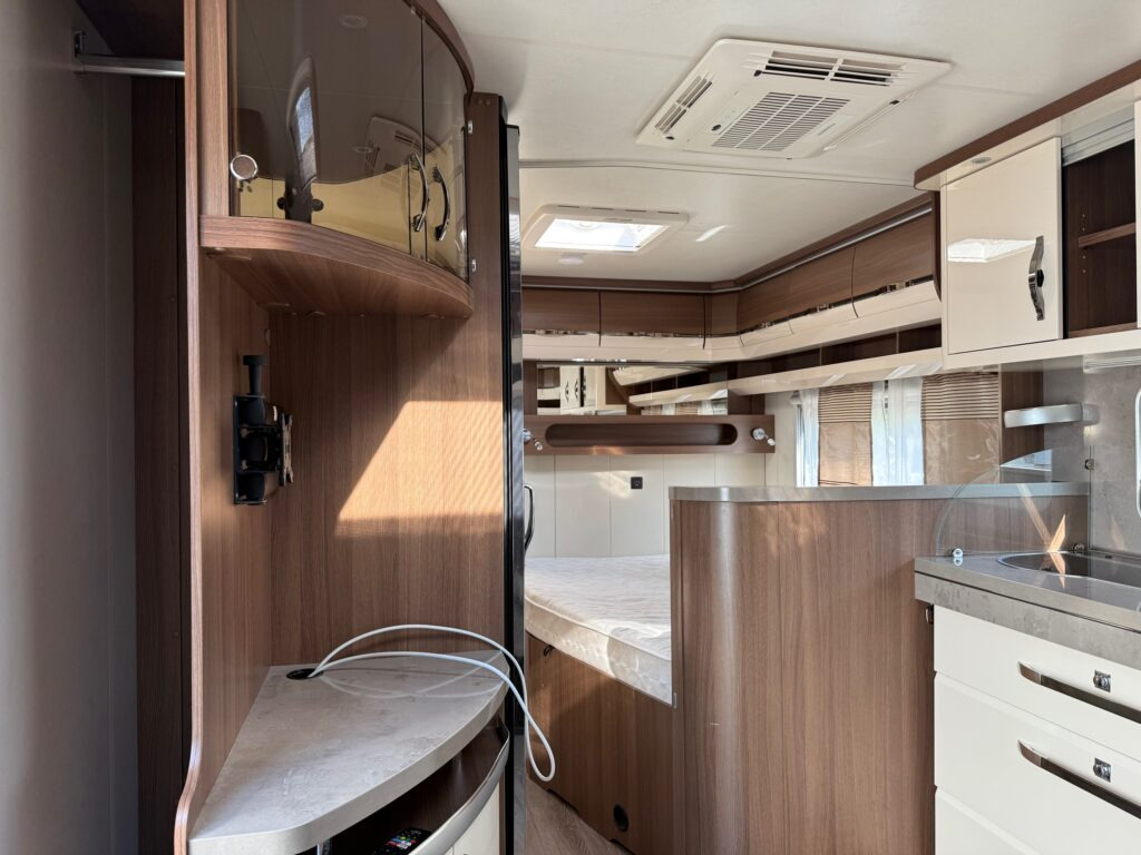 Počitniška prikolica Hobby 720 KWFU Prestige 2020: slika 6