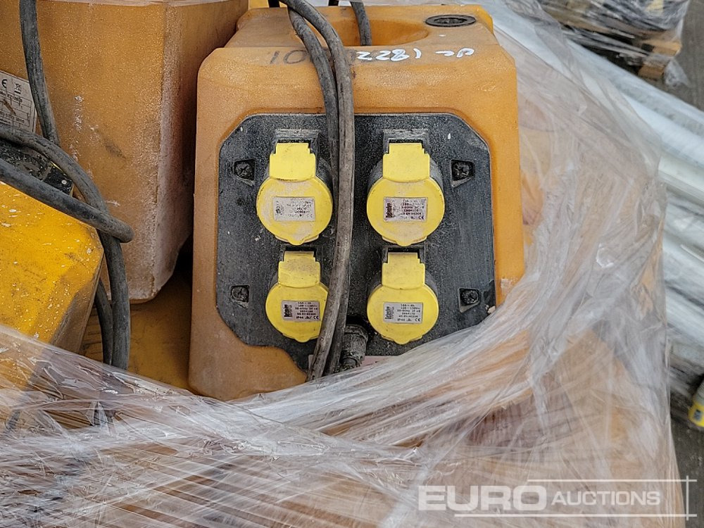 Gradbena oprema 110Volt Work Lights, Ligth Bases, Extension Boxes, 415Volt Distribution Box, 110Volt Vcuum Cleaner (4 Pallets of): slika 11