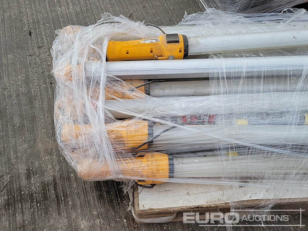 Gradbena oprema 110Volt Work Lights, Ligth Bases, Extension Boxes, 415Volt Distribution Box, 110Volt Vcuum Cleaner (4 Pallets of): slika 23