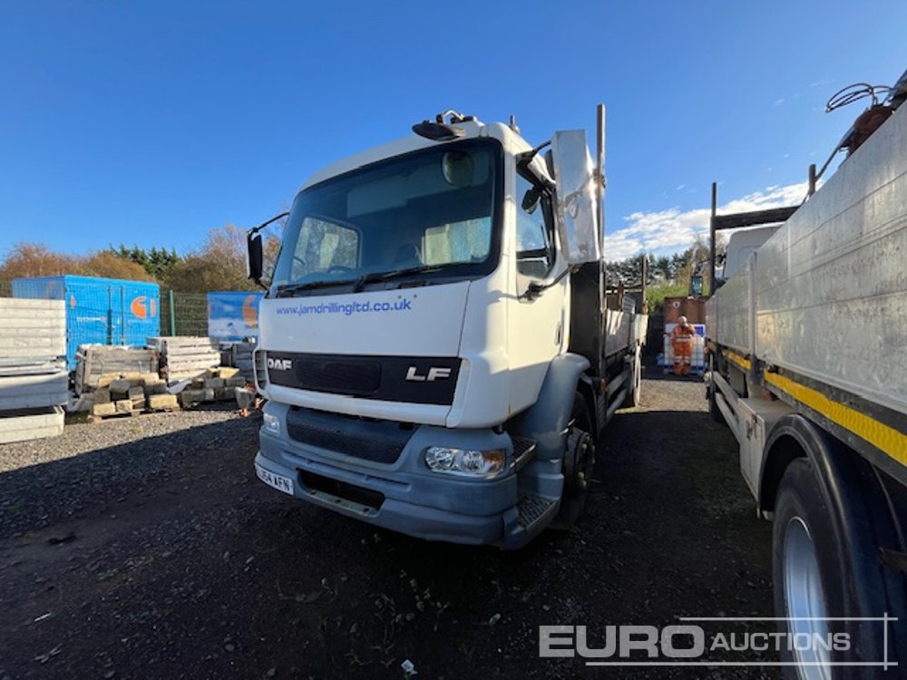 2004 DAF LF55.220 18 - Tovornjak prekucnik: slika 1 2004 DAF LF55.220 18 - Tovornjak prekucnik: slika 1