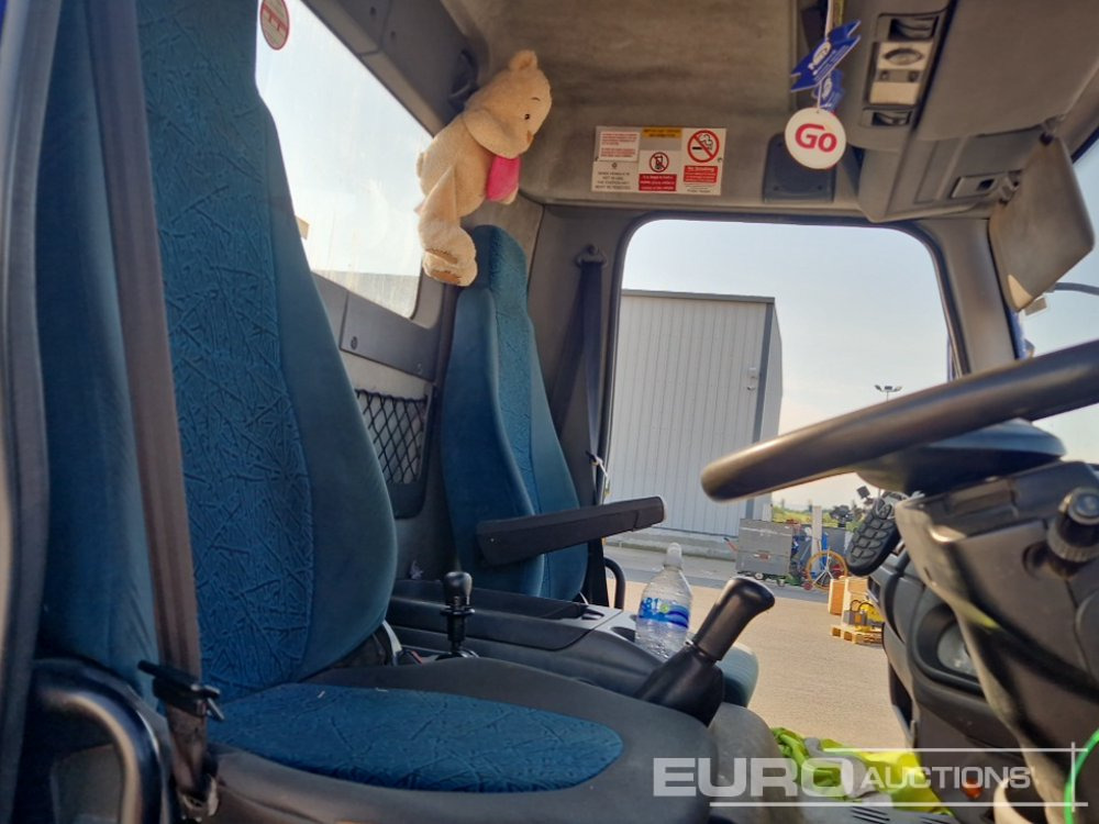 Tovornjak s kesonom 2004 DAF LF55 220: slika 37
