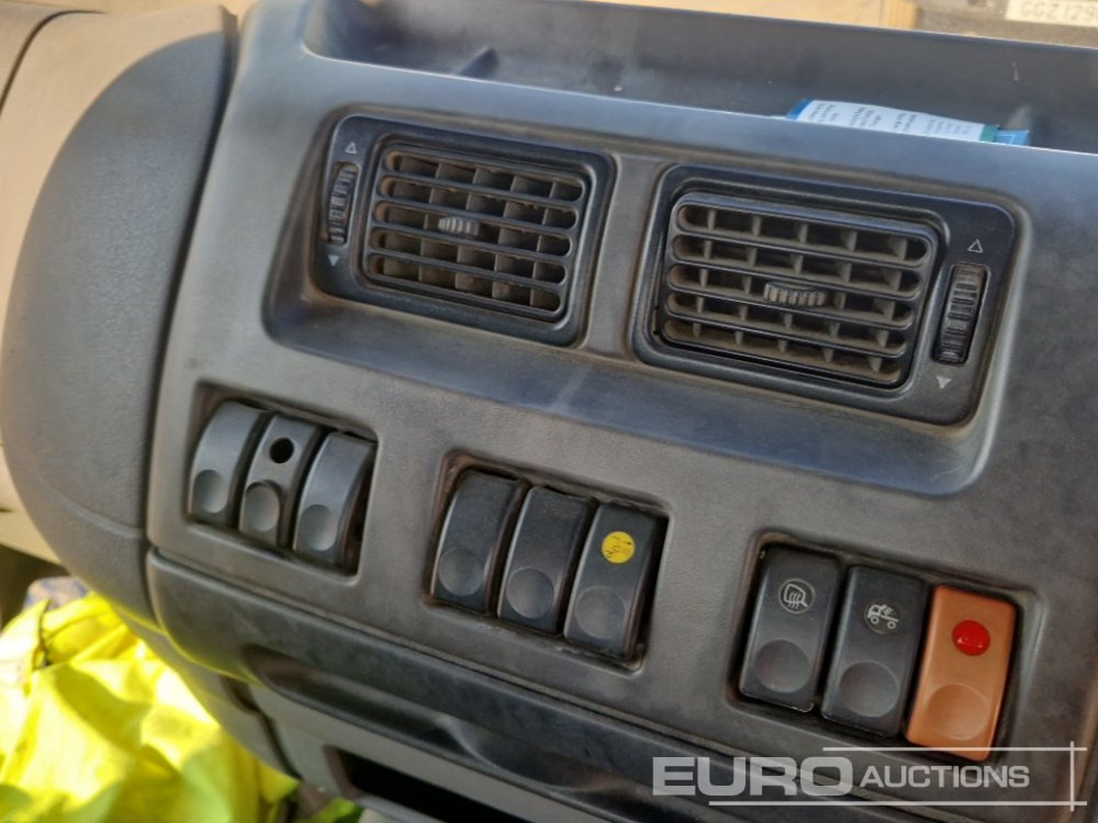 Tovornjak s kesonom 2004 DAF LF55 220: slika 41