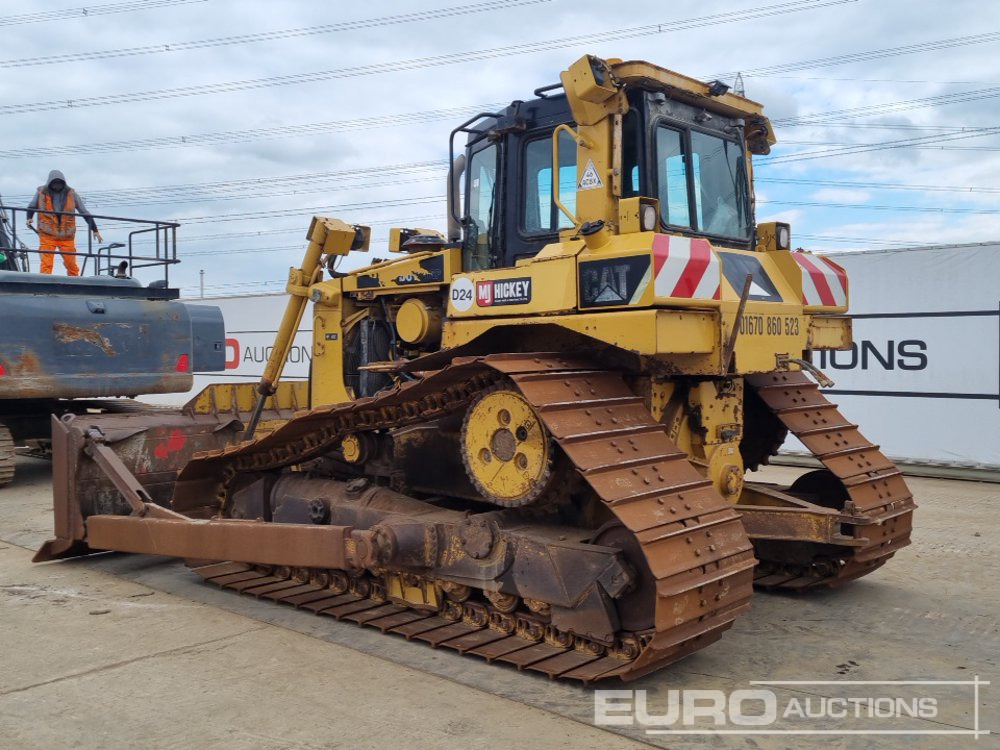 2010 CAT D6T - Buldožer: slika 3 2010 CAT D6T - Buldožer: slika 3