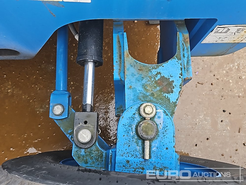 Zglobna dvižna ploščad 2014 Genie Z45/25J: slika 36