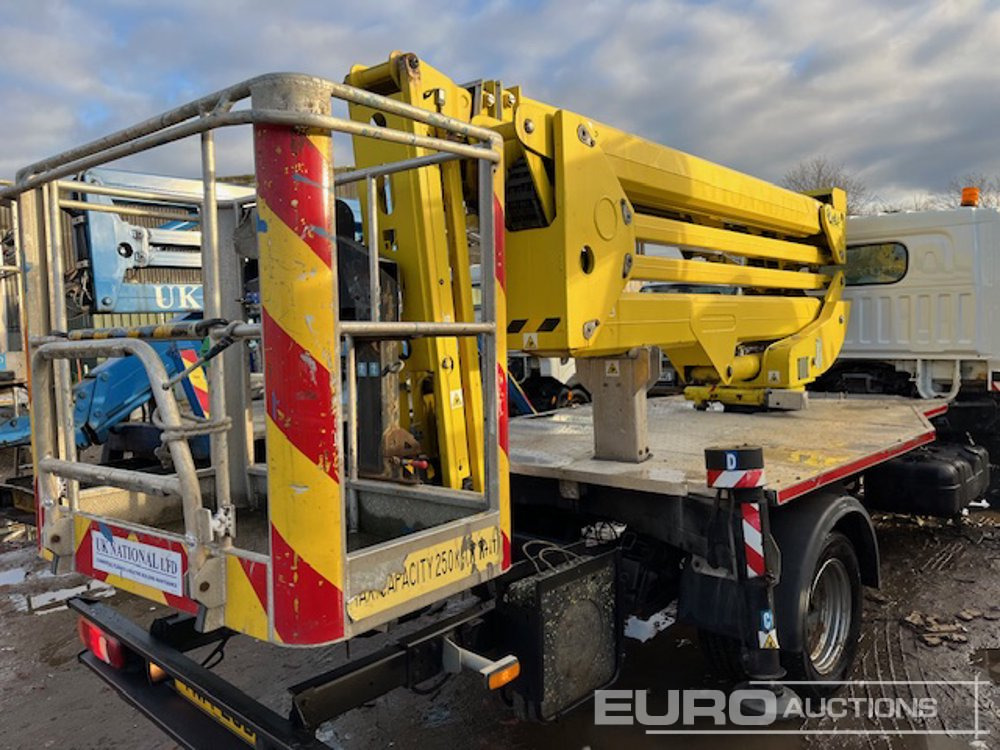 2014 Nissan NT400 CABSTAR - Dvižna ploščad montirana na tovornjak: slika 4 2014 Nissan NT400 CABSTAR - Dvižna ploščad montirana na tovornjak: slika 4
